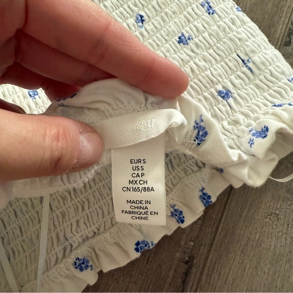 H&M Italian White & Blue Porcelain Smocked Tube Crop Top - Picture 4 of 5